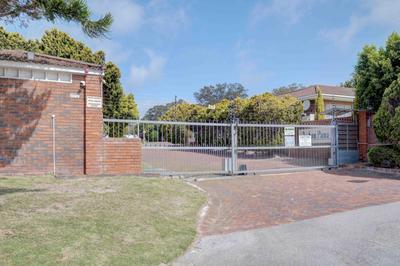 Townhouse For Sale in Woodlands, Port Elizabeth