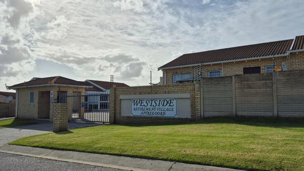Townhouse For Sale in Kabega Park, Port Elizabeth
