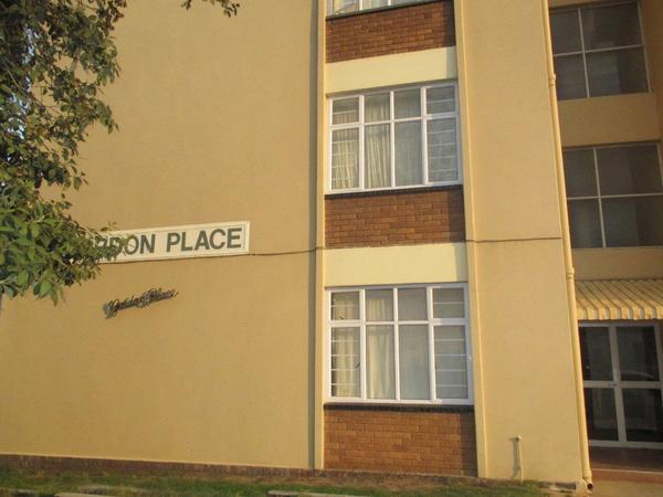 Apartment / Flat For Sale in Port Elizabeth, Port Elizabeth