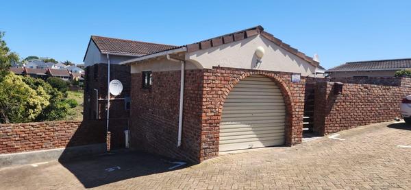 Townhouse For Sale in South End, Port Elizabeth