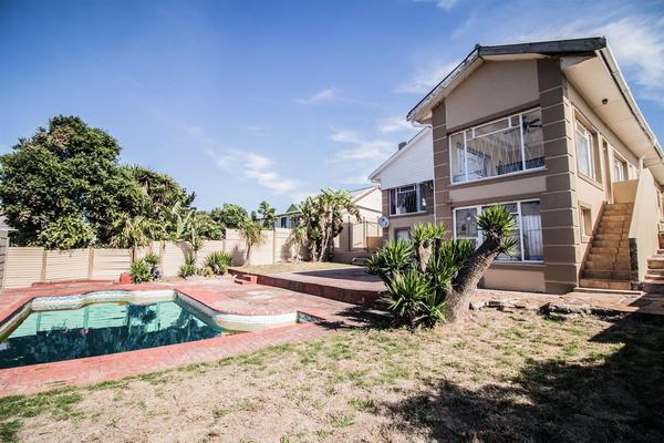House For Sale in St Georges Strand, Port Elizabeth