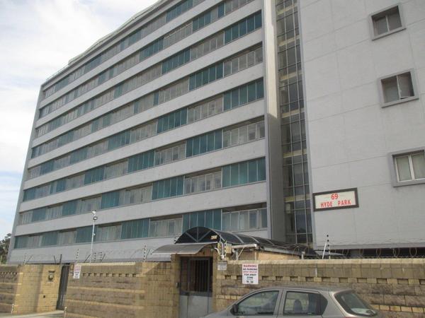 Apartment / Flat For Sale in Port Elizabeth, Port Elizabeth